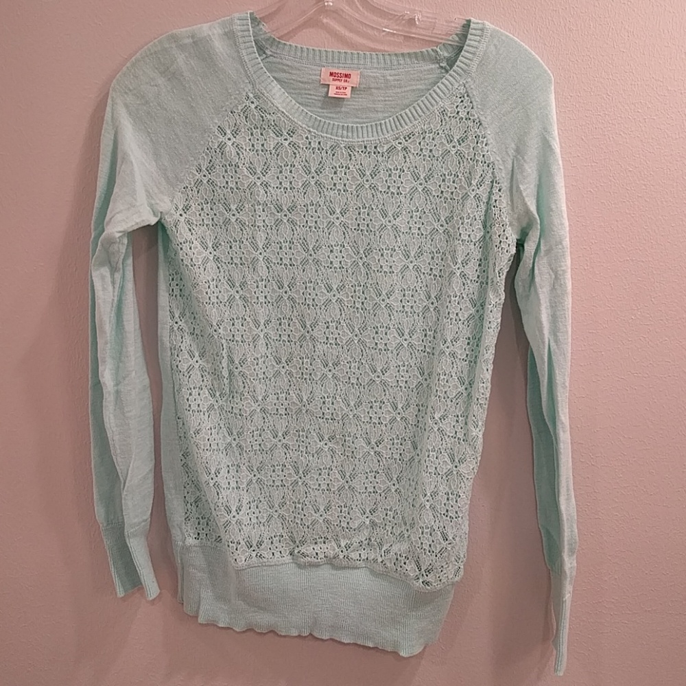 Pretty lightweight spring/summer sweater